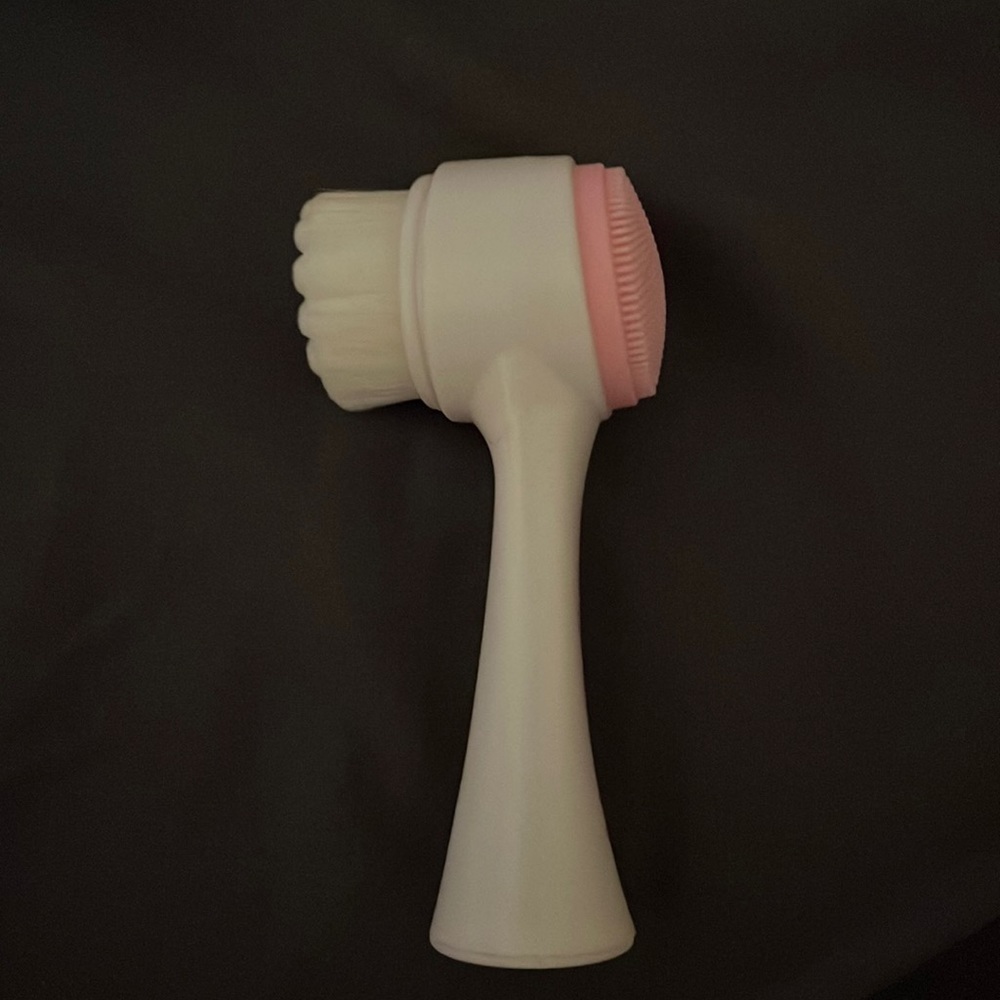 Women’s Face Scrubber and Exfoliator